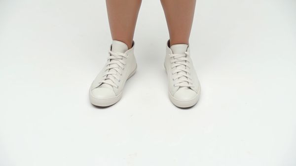 Pourquoi porter des baskets blanches femme cette saison ?